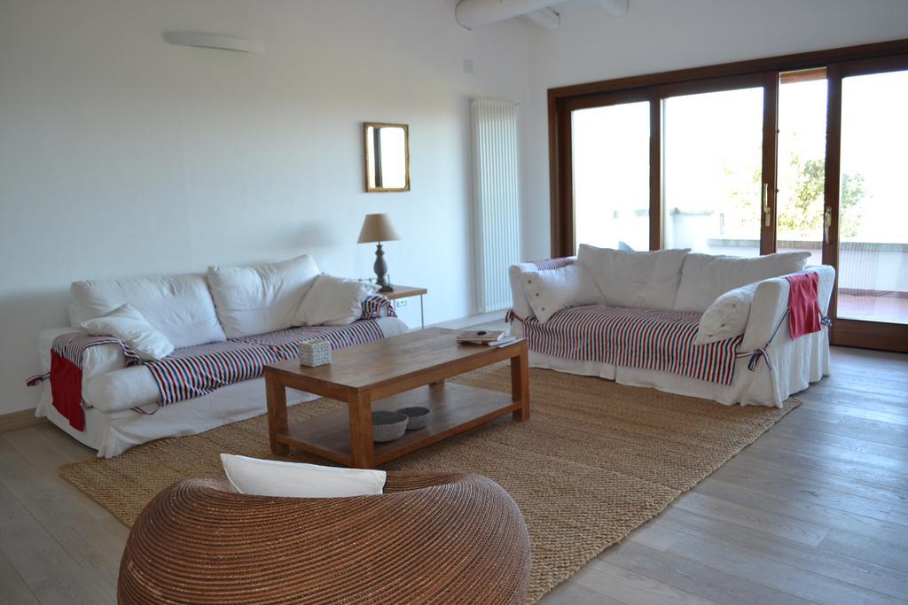Villa Alba Esclusiva Villa Con Piscina A Sfioro E Vista Mozzafiato Sul Mare Cugnana Exterior photo